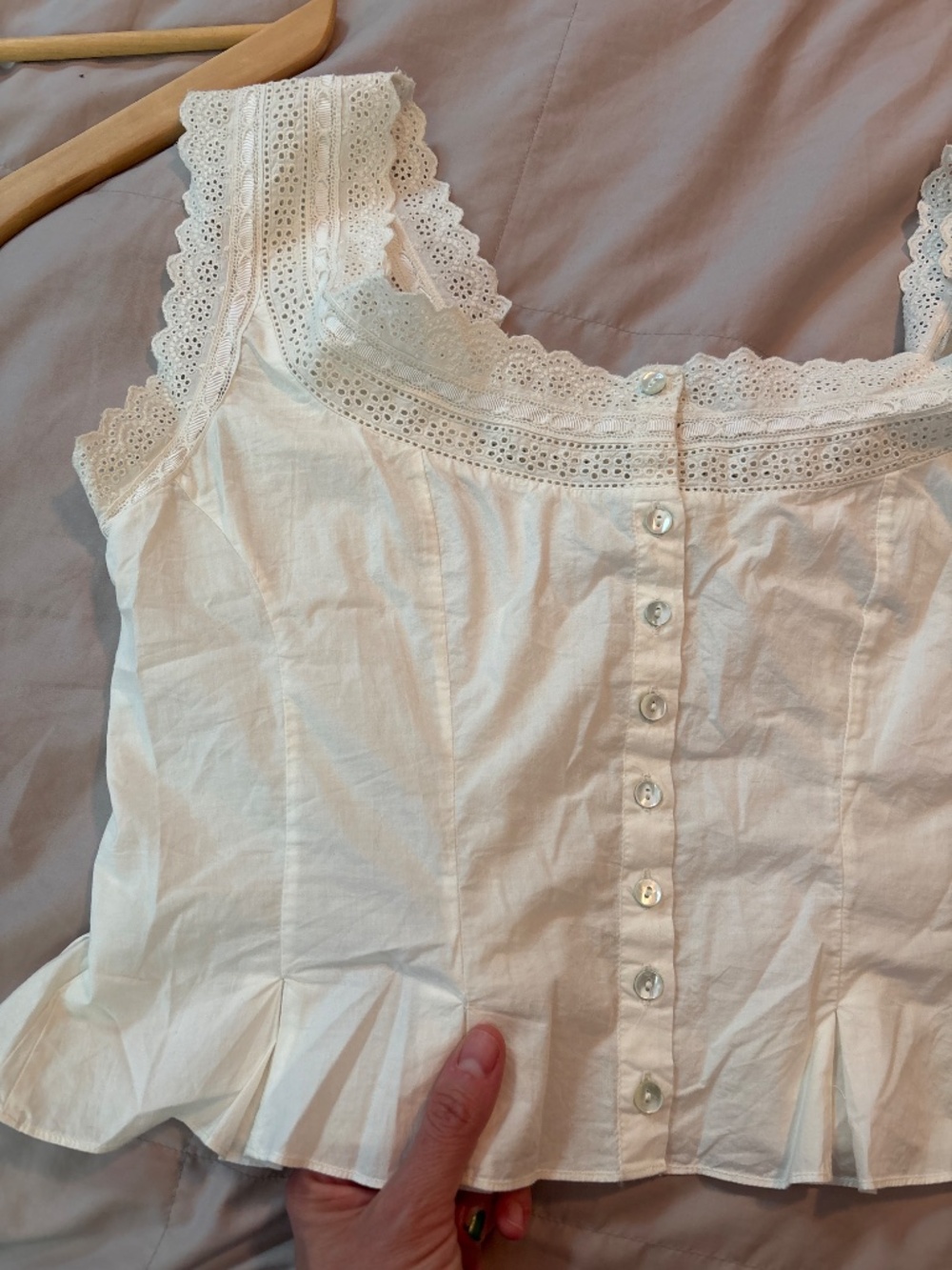 Doen Cream Eyelet Lace-Trim Button Front Cropped Top - Picture 13 of 16